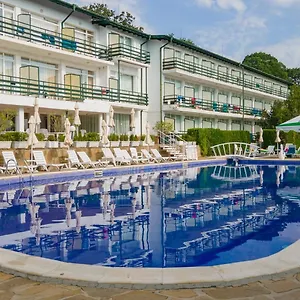 Hotel Kini Park & Free Parking, Sables d'or